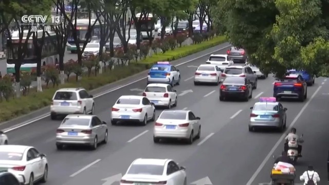 爆火！国庆假期汽车租赁成“消费主流”，90后和00后成“主力军”